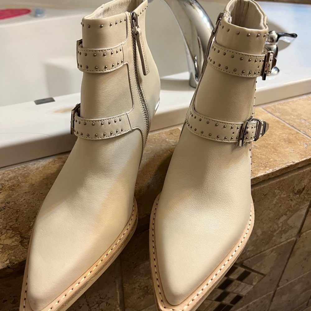 Dolce Vita Ronnie Boots - Picture 7 of 10